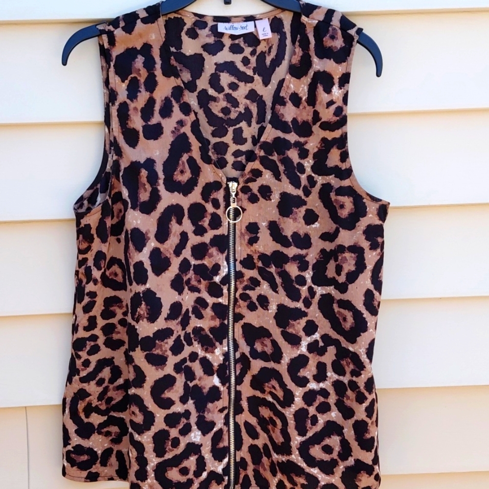 WILLOW & ROOT Women's Leopard Print Sleeveless Zip-Up Blouse - L